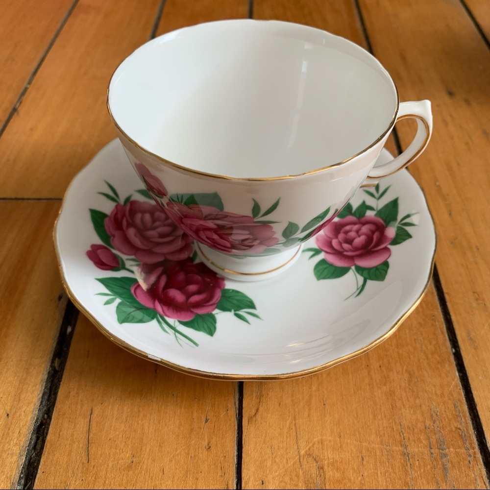 ROYAL VALE Bone China Tea Cup Vintage